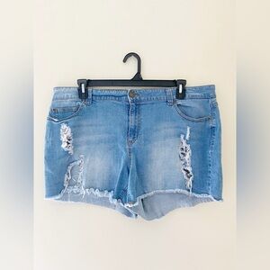 ✨3/$10✨ Forever 21+ Distressed Denim Women's Shorts